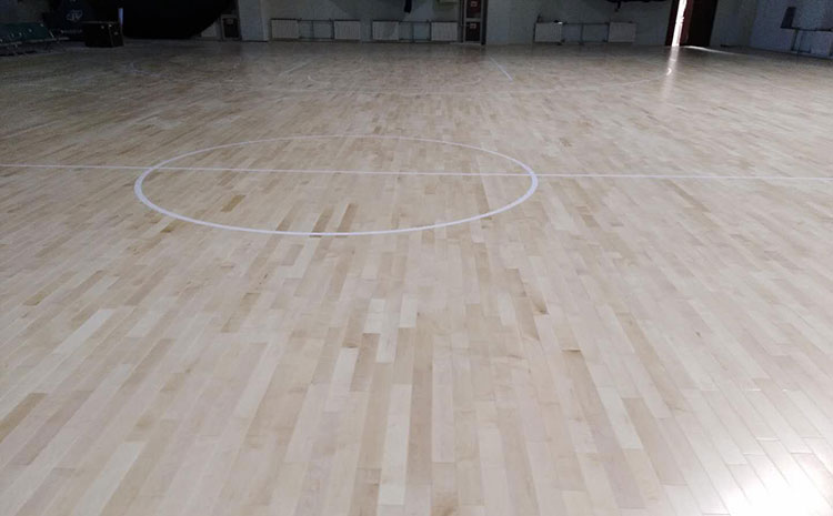 枫桦木体育场木地板怎么维修