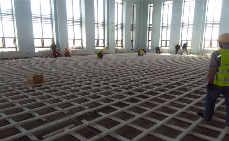 松木风雨操场运动地板施工技术方案