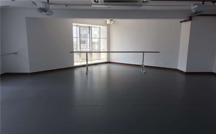 **的舞台实木地板**是多少钱？