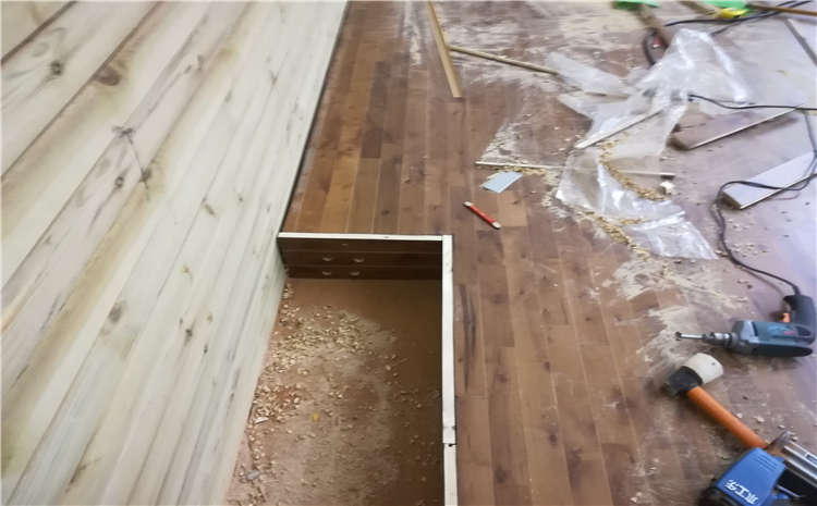 单层龙骨结构篮球馆木地板多少钱一平?