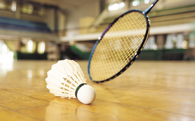 学校风雨操场地板多少钱一平米?